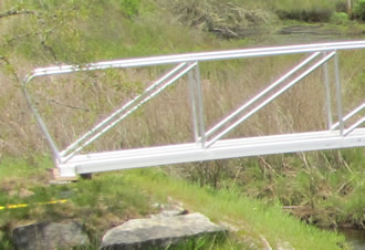 aluminum footbridge detail